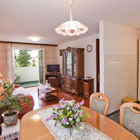 Tennis Apartment *