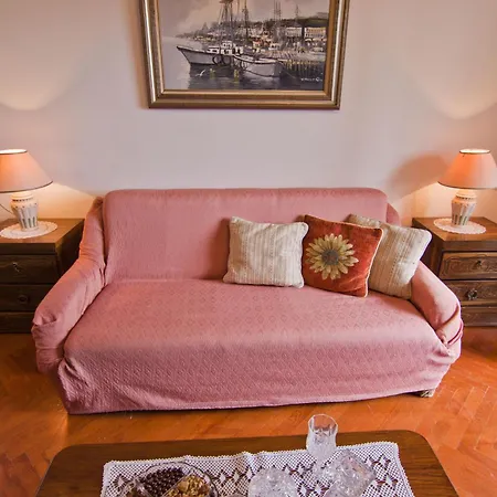 Tennis Apartment