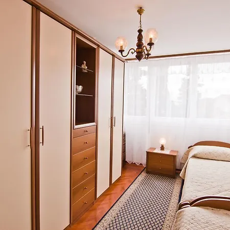 Tennis Apartment